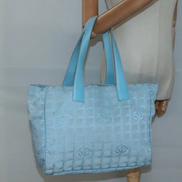 CHANEL New Travel Line Tote Bag Nylon Light Blue Silver CC Auth 139656 - Picture 3 of 16